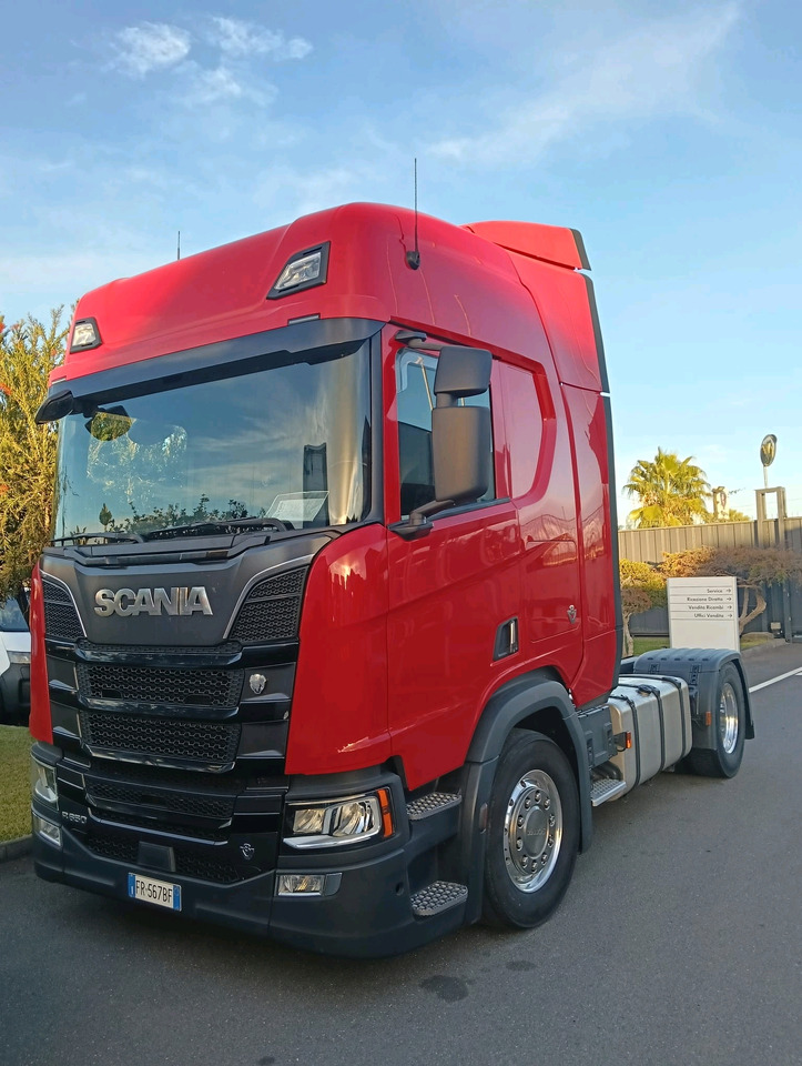Scania R650 - Tractor unit: picture 1 Scania R650 - Tractor unit: picture 1