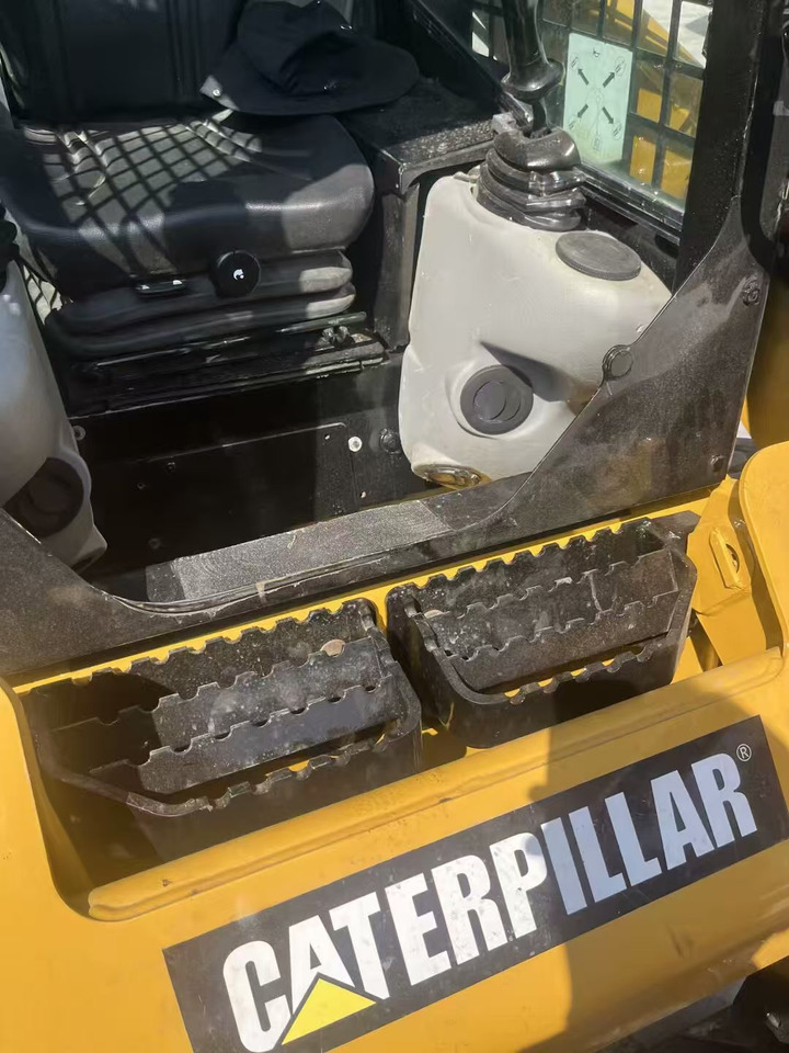 CAT 226B3 - Skid steer loader: picture 2 CAT 226B3 - Skid steer loader: picture 2