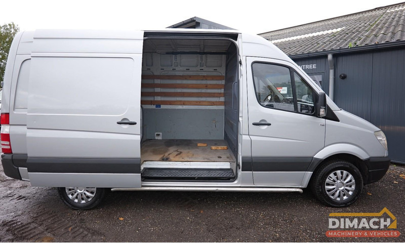 Mercedes-Benz 906 Ka 35 Sprinter 313cdi  Sprinter zilvergrijs L2H2 airco trekhaak - Panel van: picture 4 Mercedes-Benz 906 Ka 35 Sprinter 313cdi  Sprinter zilvergrijs L2H2 airco trekhaak - Panel van: picture 4