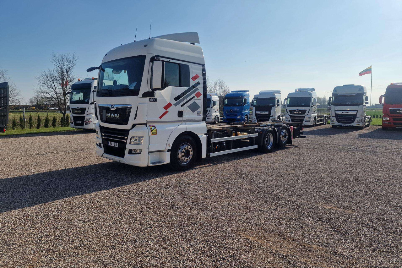 MAN TGX 26.430 - Container transporter/ Swap body truck: picture 1 MAN TGX 26.430 - Container transporter/ Swap body truck: picture 1