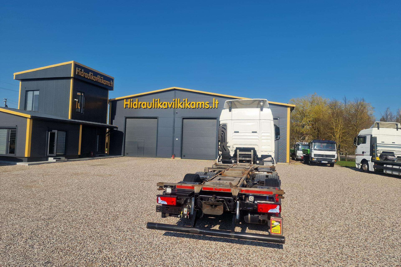 MAN TGX 26.430 - Container transporter/ Swap body truck: picture 3 MAN TGX 26.430 - Container transporter/ Swap body truck: picture 3