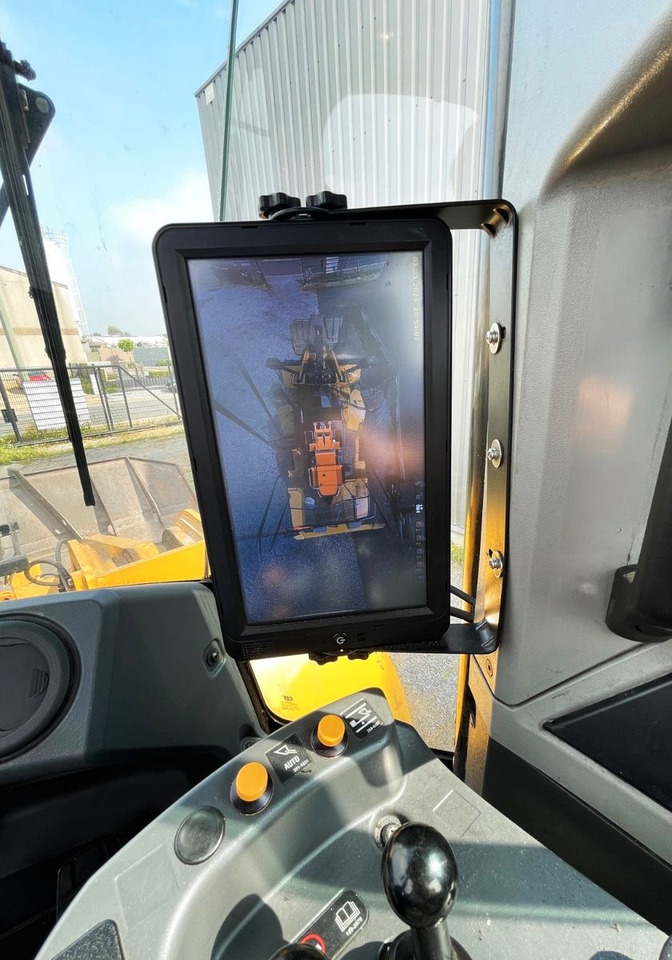 Wheel loader CAT 966M: picture 13
