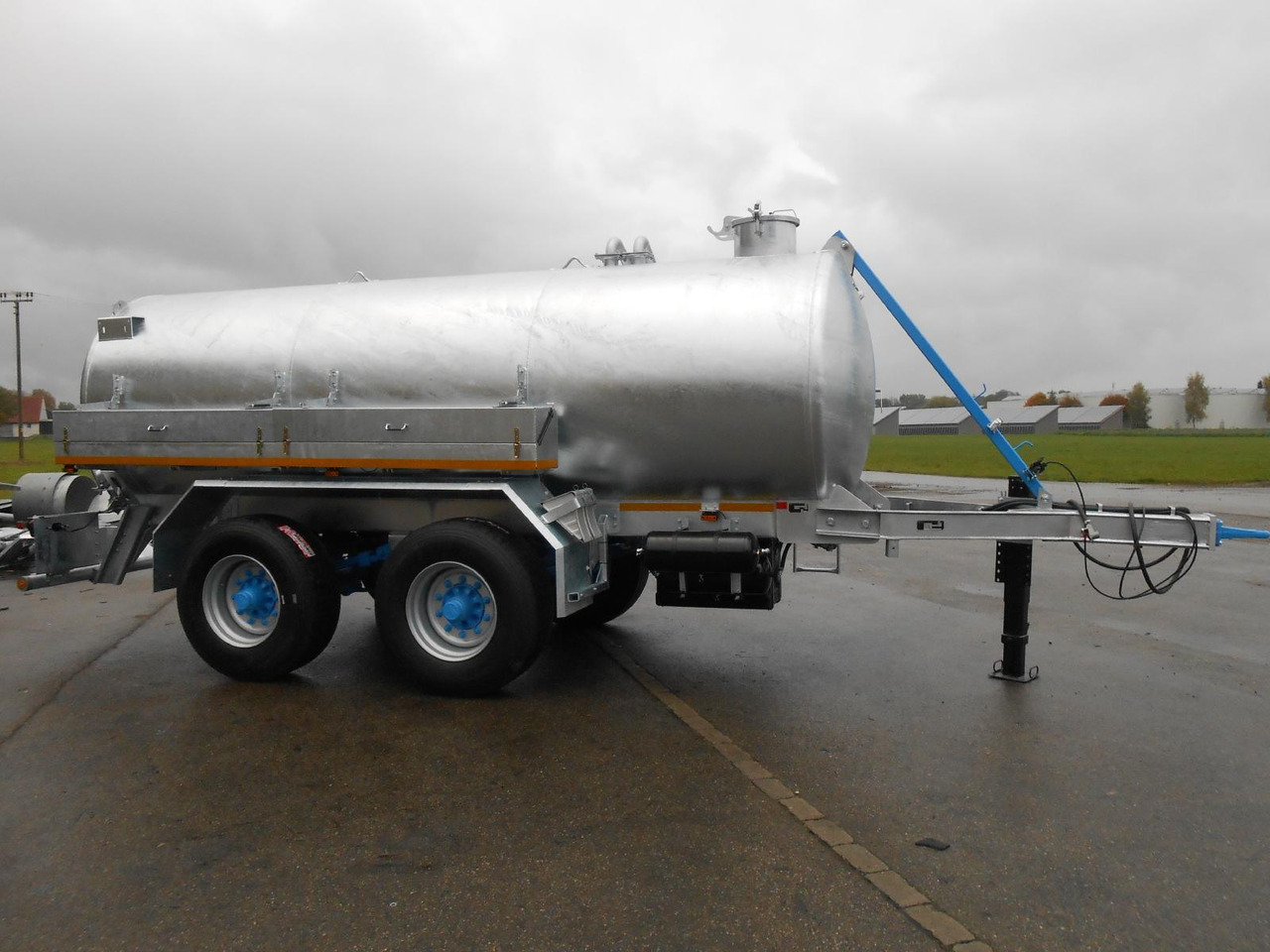 M-Vac 12000l / Wasserfass M-Vac 12000l (12m³) Wasserfass / Wassertank mit 80 km/h Zulassung - Tank trailer: picture 1 M-Vac 12000l / Wasserfass M-Vac 12000l (12m³) Wasserfass / Wassertank mit 80 km/h Zulassung - Tank trailer: picture 1