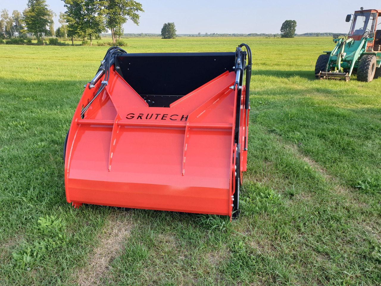 Grutech Futterverteilschaufel / Silage mixer bucket / Godet desileur / Łyżka do zadawania paszy - Silage equipment: picture 2 Grutech Futterverteilschaufel / Silage mixer bucket / Godet desileur / Łyżka do zadawania paszy - Silage equipment: picture 2