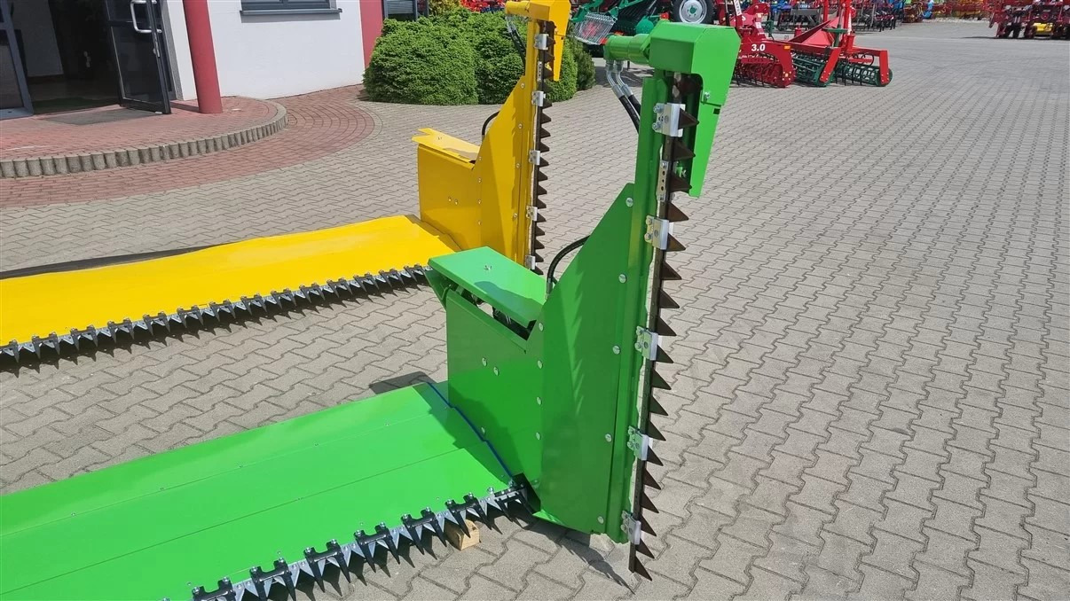 Lupus Rapsvorsatz / Rape cutter / Barre de coupe à colza / Mesa de colza / Tavolo da colza / Рапсовый стол / Stół do rzepaku 6 m - Rapeseed header extension: picture 4 Lupus Rapsvorsatz / Rape cutter / Barre de coupe à colza / Mesa de colza / Tavolo da colza / Рапсовый стол / Stół do rzepaku 6 m - Rapeseed header extension: picture 4