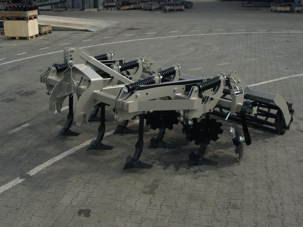 ROLEX Flügelschargrubber / Stubble cultivator / Dechaumeur à dents / Aratri stoppiatori / Стерневой культиватор / Agregat podorywkowy 3 m - Cultivator: picture 2 ROLEX Flügelschargrubber / Stubble cultivator / Dechaumeur à dents / Aratri stoppiatori / Стерневой культиватор / Agregat podorywkowy 3 m - Cultivator: picture 2