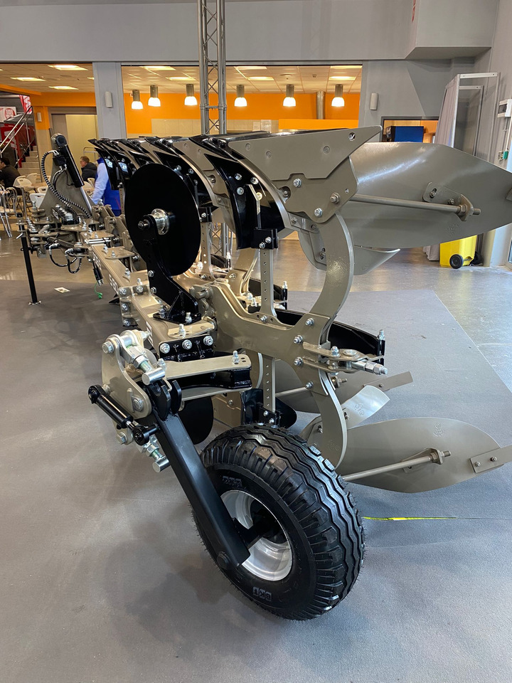 ROLEX Volldrehpflug / Rotary plough / Charrue réversible / Aratro reversibile / Оборотный плуг / Pług obrotowy 3+1 - Plow: picture 5 ROLEX Volldrehpflug / Rotary plough / Charrue réversible / Aratro reversibile / Оборотный плуг / Pług obrotowy 3+1 - Plow: picture 5