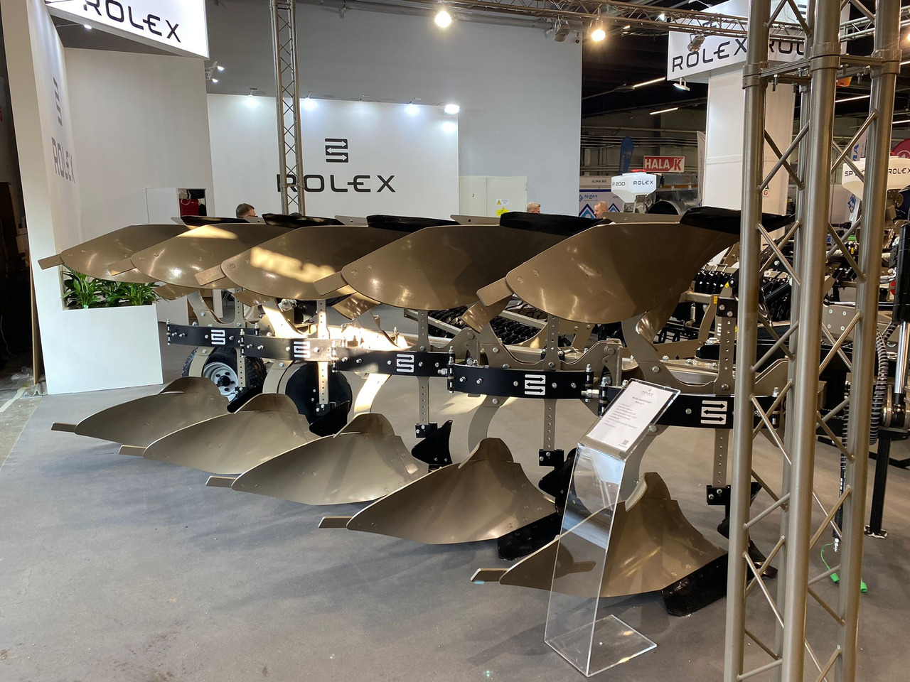ROLEX Volldrehpflug / Rotary plough / Charrue réversible / Aratro reversibile / Оборотный плуг / Pług obrotowy 3+1 - Plow: picture 1 ROLEX Volldrehpflug / Rotary plough / Charrue réversible / Aratro reversibile / Оборотный плуг / Pług obrotowy 3+1 - Plow: picture 1