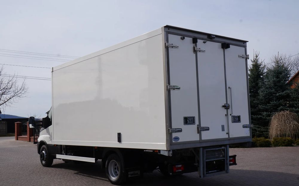 Iveco DAILY 70c17 CHŁODNIA 5 m Thermo king V-500 MAX Wzorowy Stan - Refrigerator truck: picture 4 Iveco DAILY 70c17 CHŁODNIA 5 m Thermo king V-500 MAX Wzorowy Stan - Refrigerator truck: picture 4