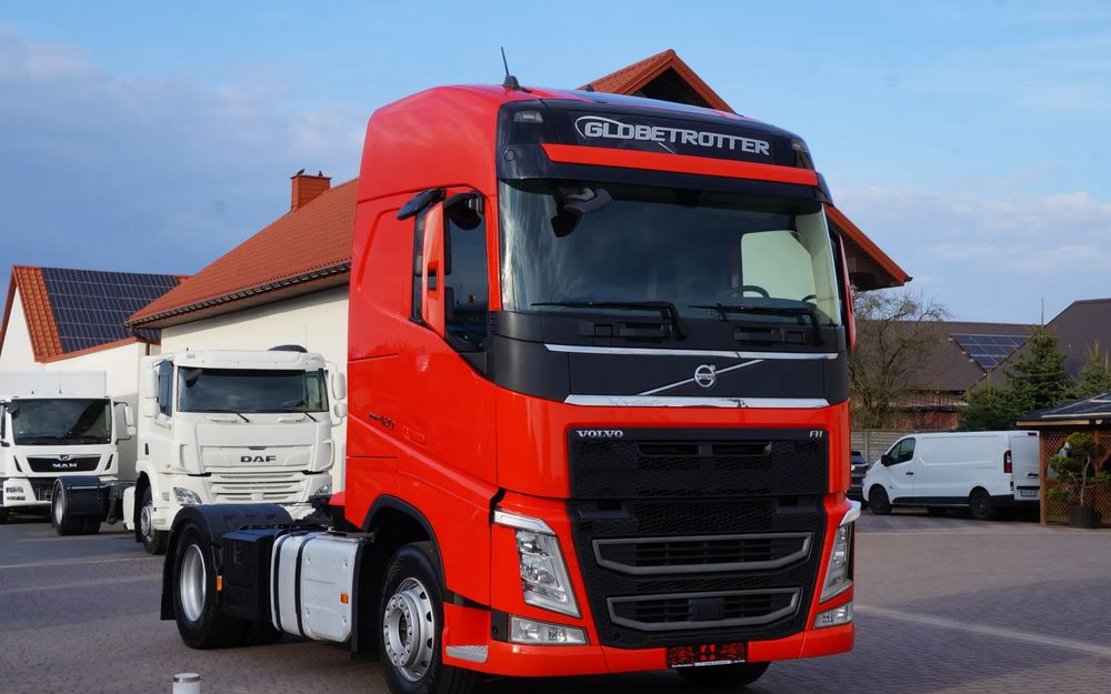 Volvo FH 4 EURO 6 GLOBETROTTER NISKI PRZEBIEG PEŁEN SERWIS - Tractor unit: picture 3 Volvo FH 4 EURO 6 GLOBETROTTER NISKI PRZEBIEG PEŁEN SERWIS - Tractor unit: picture 3