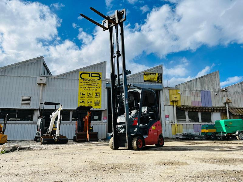 FENWICK Chariot élévateur H14 - LPG forklift: picture 1 FENWICK Chariot élévateur H14 - LPG forklift: picture 1
