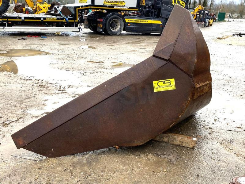 Godet trapèze attache Morin M6 - Excavator bucket for Construction machinery: picture 4 Godet trapèze attache Morin M6 - Excavator bucket for Construction machinery: picture 4