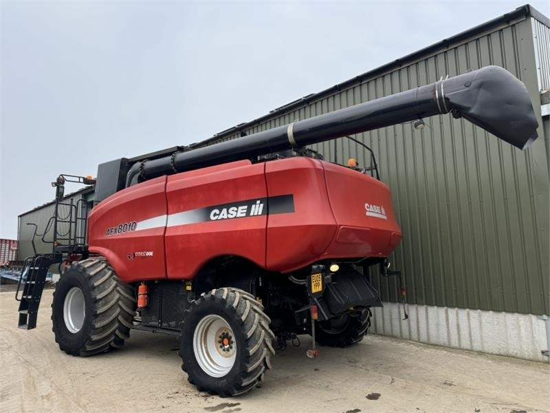 Case Axial Flow AFX 8010 c/w 30ft Header - Harvester attachment: picture 4 Case Axial Flow AFX 8010 c/w 30ft Header - Harvester attachment: picture 4