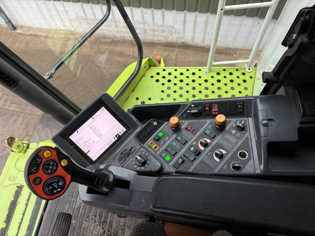Claas Lexion 600 TT - Combine harvester: picture 5 Claas Lexion 600 TT - Combine harvester: picture 5