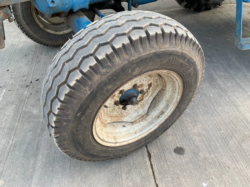 Farm tractor Ford 6600: picture 13