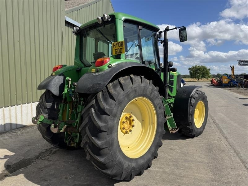 John Deere 6930 Premium - Farm tractor: picture 4 John Deere 6930 Premium - Farm tractor: picture 4