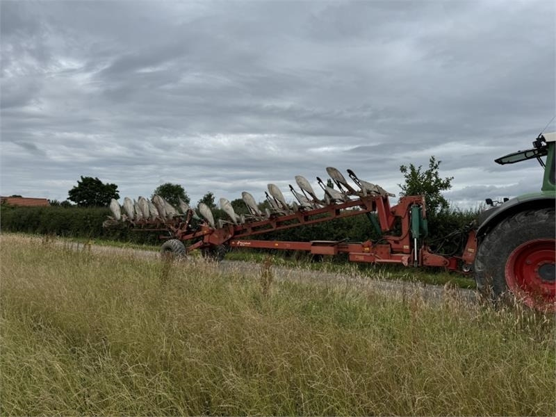 Kverneland 10 Furrow RW100 Varimat Plough **Video Below** - Plow: picture 1 Kverneland 10 Furrow RW100 Varimat Plough **Video Below** - Plow: picture 1