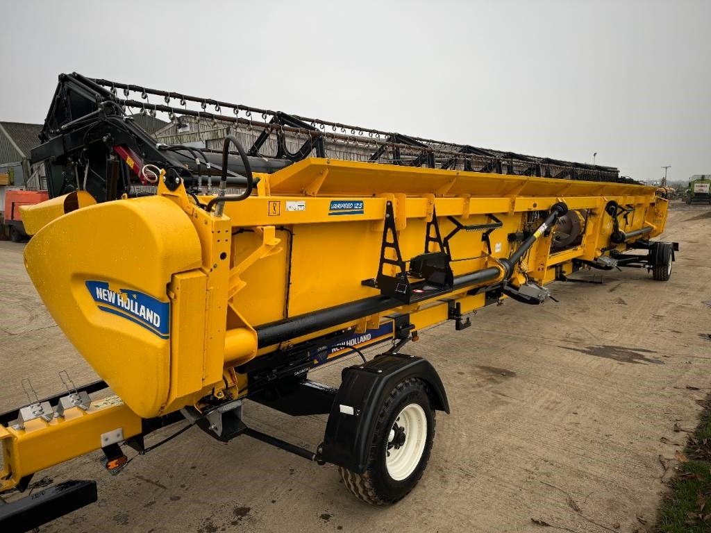 New Holland 41 FT Vari-Feed Header - Harvester attachment: picture 4 New Holland 41 FT Vari-Feed Header - Harvester attachment: picture 4