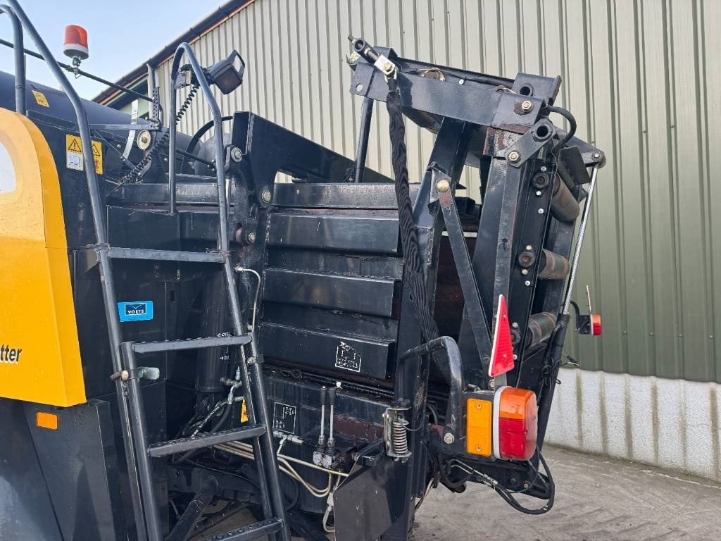 New Holland BB 9060 - Square baler: picture 5 New Holland BB 9060 - Square baler: picture 5