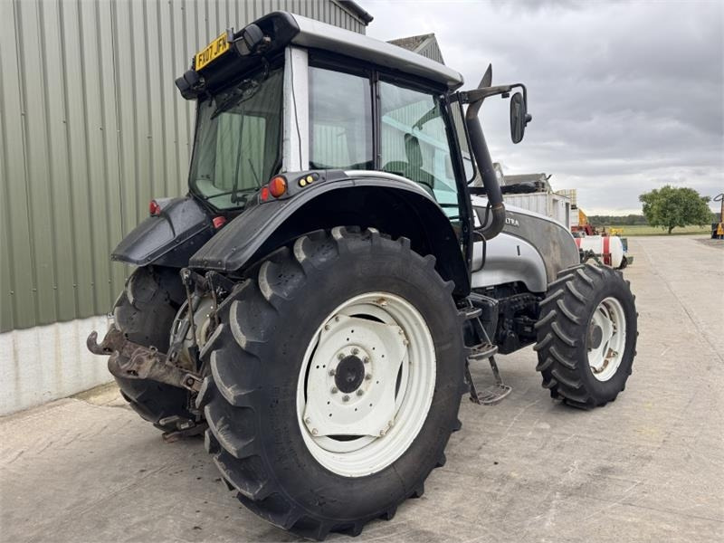 Valtra T121 Tractor - Farm tractor: picture 4 Valtra T121 Tractor - Farm tractor: picture 4