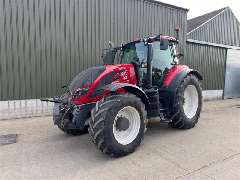 Valtra T194 Versu **50k Transmission**  - Farm tractor: picture 1 Valtra T194 Versu **50k Transmission**  - Farm tractor: picture 1