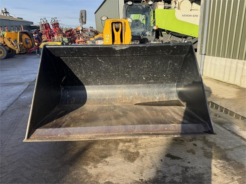 X Form 2 Tonne Grain Bucket - Telescopic handler: picture 2 X Form 2 Tonne Grain Bucket - Telescopic handler: picture 2
