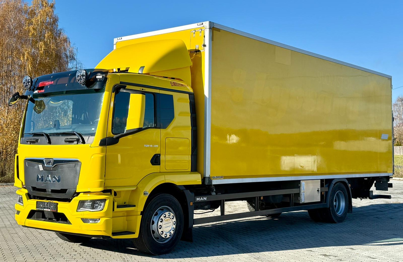 MAN 18.320 / IZOTERMA / GRZANA / WINDA / 20 EUROPALET / AUTOMAT / 170 TYŚ KM / 2021 R / SYPIALKA / CAŁY NA PODUSZKACH / SPROWADZONY / JAK NOWY - Isothermal truck: picture 2 MAN 18.320 / IZOTERMA / GRZANA / WINDA / 20 EUROPALET / AUTOMAT / 170 TYŚ KM / 2021 R / SYPIALKA / CAŁY NA PODUSZKACH / SPROWADZONY / JAK NOWY - Isothermal truck: picture 2