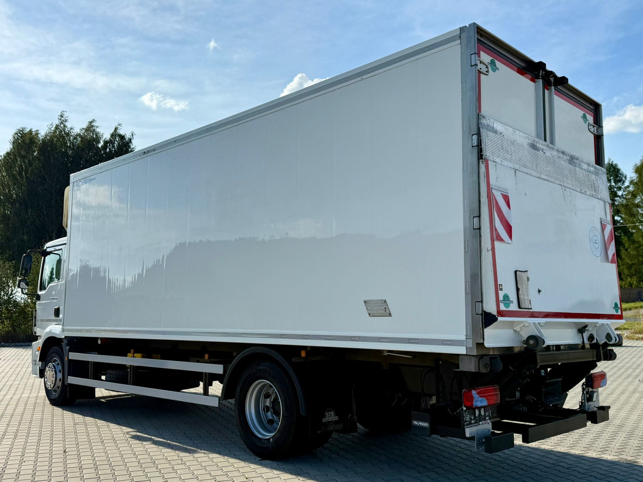 MAN TGM 18.290 / CHŁODNIA / WINDA / 18 PALET / AUTOMAT / NISKI PRZEBIEG / 2017 - Refrigerator truck: picture 5 MAN TGM 18.290 / CHŁODNIA / WINDA / 18 PALET / AUTOMAT / NISKI PRZEBIEG / 2017 - Refrigerator truck: picture 5