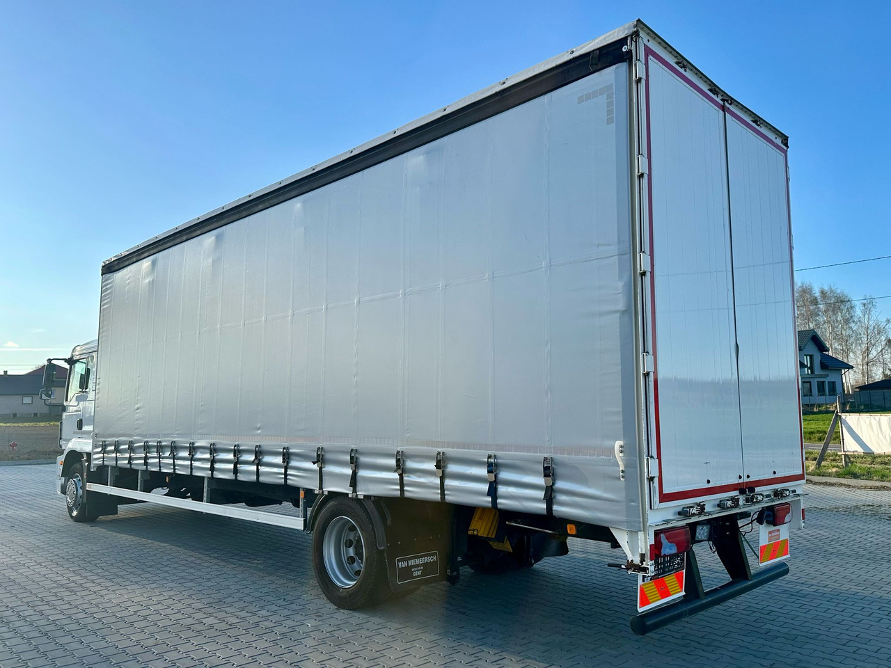 MAN TGM 18.290 / FIRANKA / WINDA / 22 EUROPALETY / AUTOMAT / SYPIALKA / 9 059 KG ŁADOWNOŚCI / NISKI PRZEBIEG / ZSUWANY DACH / EURO 6 - Curtainsider truck: picture 3 MAN TGM 18.290 / FIRANKA / WINDA / 22 EUROPALETY / AUTOMAT / SYPIALKA / 9 059 KG ŁADOWNOŚCI / NISKI PRZEBIEG / ZSUWANY DACH / EURO 6 - Curtainsider truck: picture 3