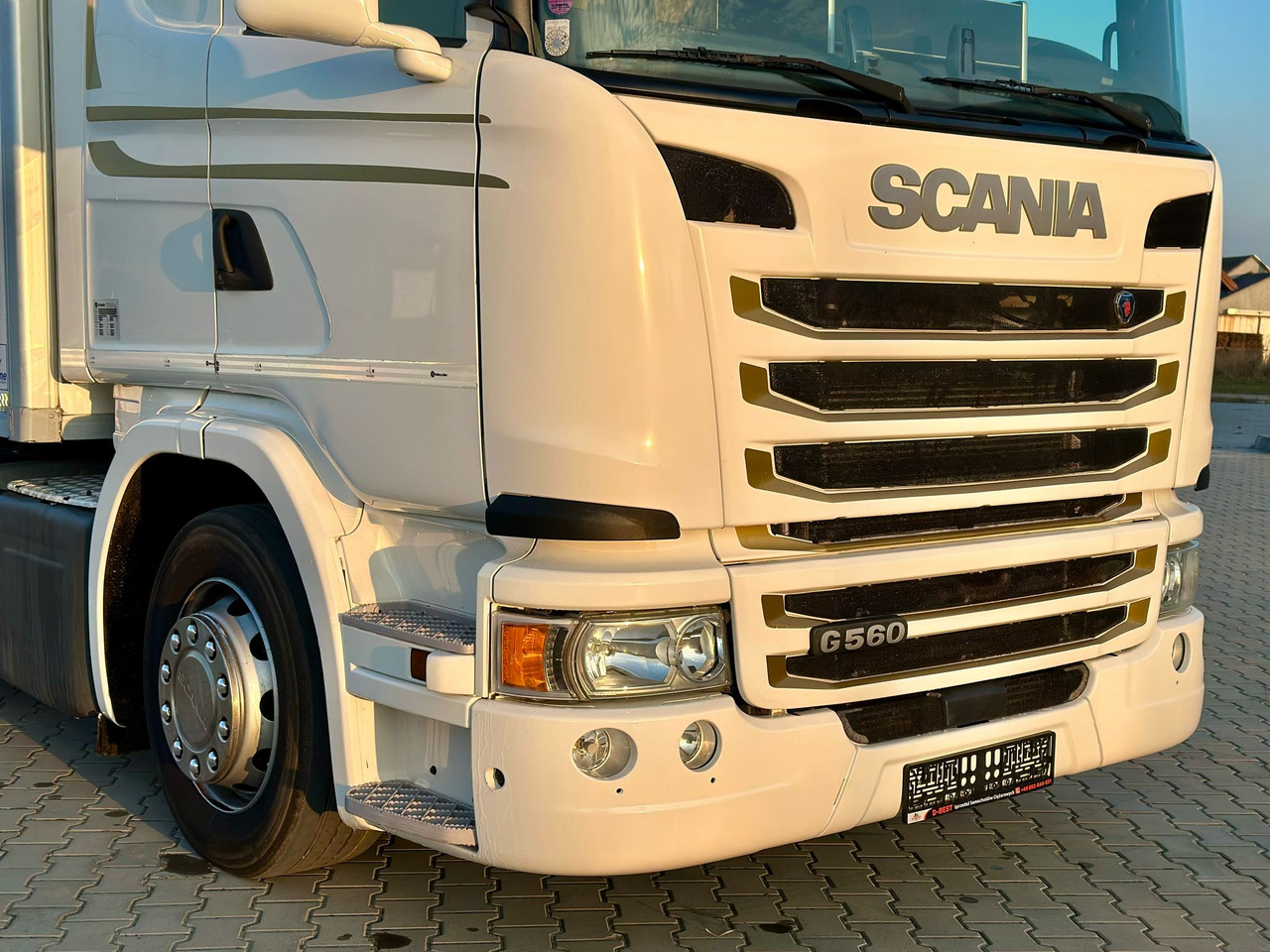 Isothermal truck SCANIA G360 / IZOTERMA / 6.8 M DŁUGOŚCI / AUTOMAT / CAŁA NA PODUSZKACH / KLIMA POSTOJOWA / ELEKTRYCZNA ROLETA TYŁ / SYPIALKA: picture 12
