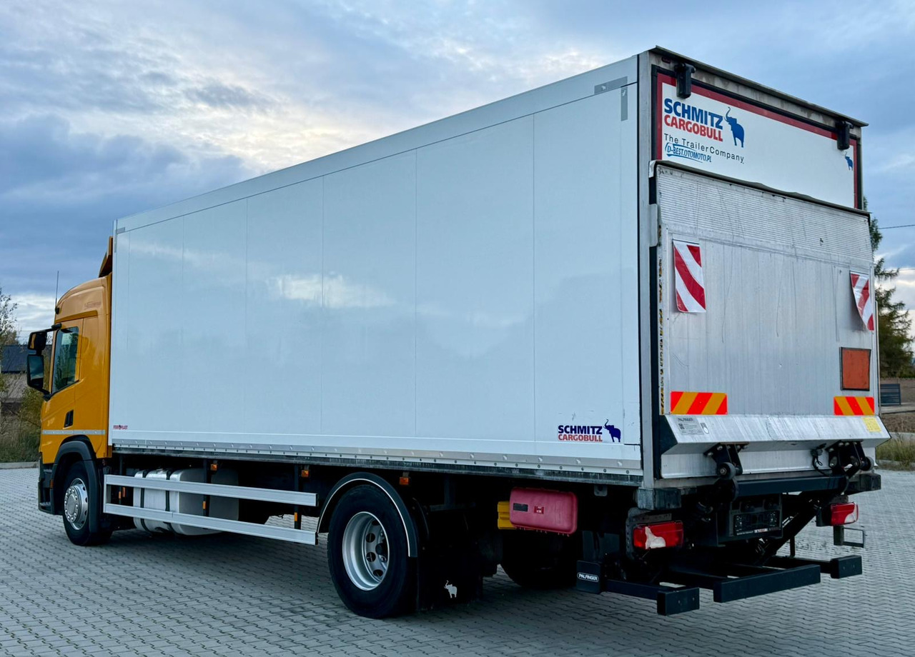 SCANIA P220 / IZOTERMA / WINDA / SCHMITZ / 18 PALET / SILNIK 6 / SYPIALKA / 2019 ROK / NISKI PRZEBIEG - Isothermal truck: picture 3 SCANIA P220 / IZOTERMA / WINDA / SCHMITZ / 18 PALET / SILNIK 6 / SYPIALKA / 2019 ROK / NISKI PRZEBIEG - Isothermal truck: picture 3