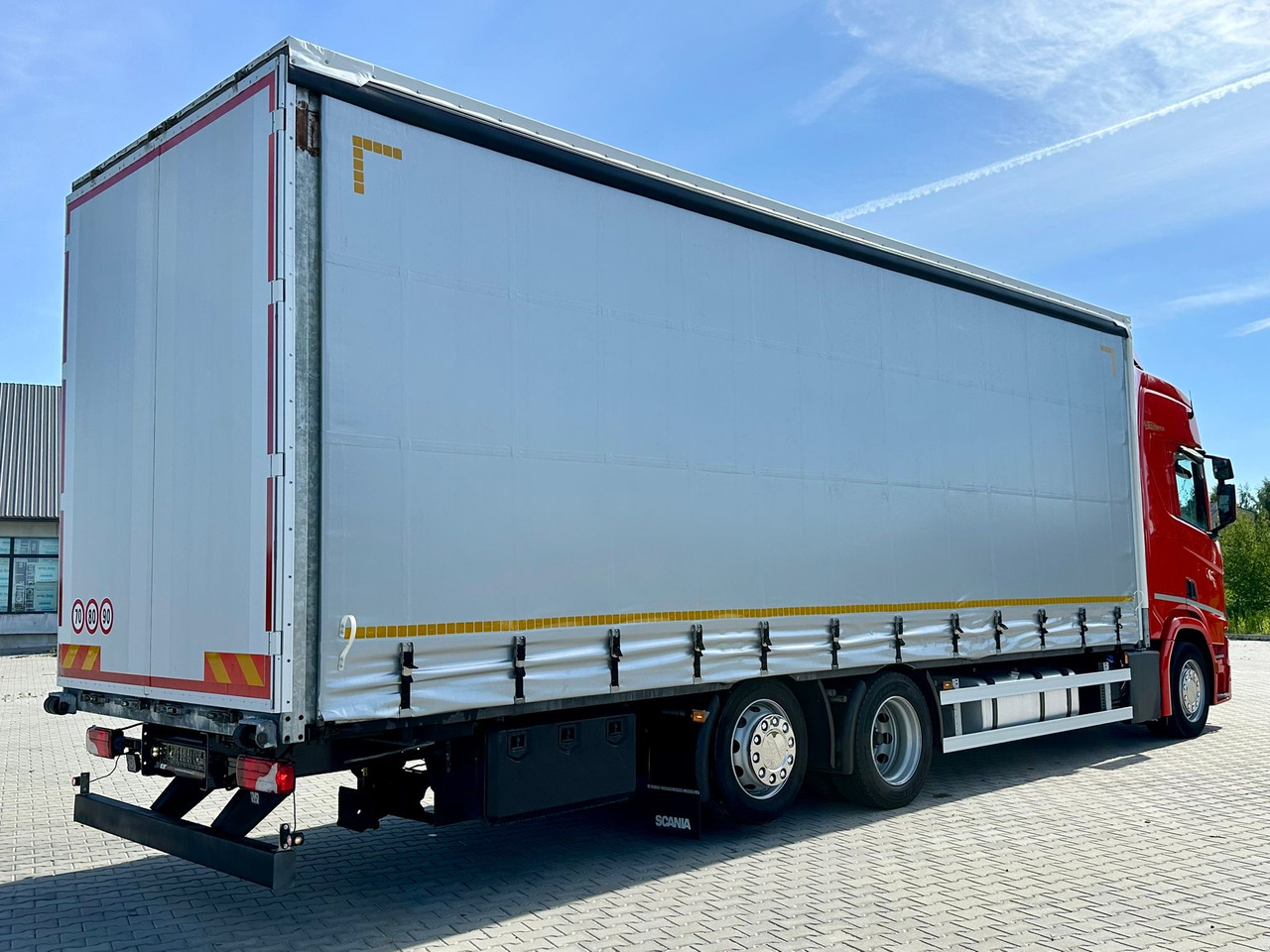 SCANIA R410 / FIRANKA / 21 EUROPALET / 8.5 M DŁUGOŚCI / 6x2 / PODWIESZA - Curtainsider truck: picture 4 SCANIA R410 / FIRANKA / 21 EUROPALET / 8.5 M DŁUGOŚCI / 6x2 / PODWIESZA - Curtainsider truck: picture 4