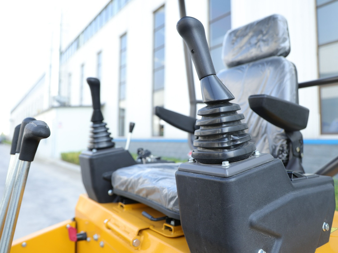 New Mini excavator Müller Machinery Diesel Mini excavator 1.6 Ton - Müller Machinery MB 16 - SH Laidong LL380B motor: picture 8