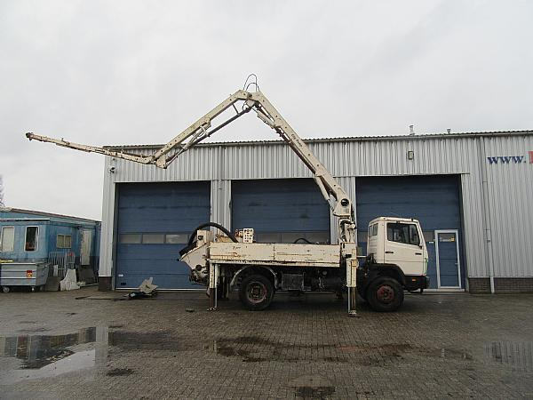 SCHWING City pump M16/13 Z - Concrete pump truck: picture 1 SCHWING City pump M16/13 Z - Concrete pump truck: picture 1