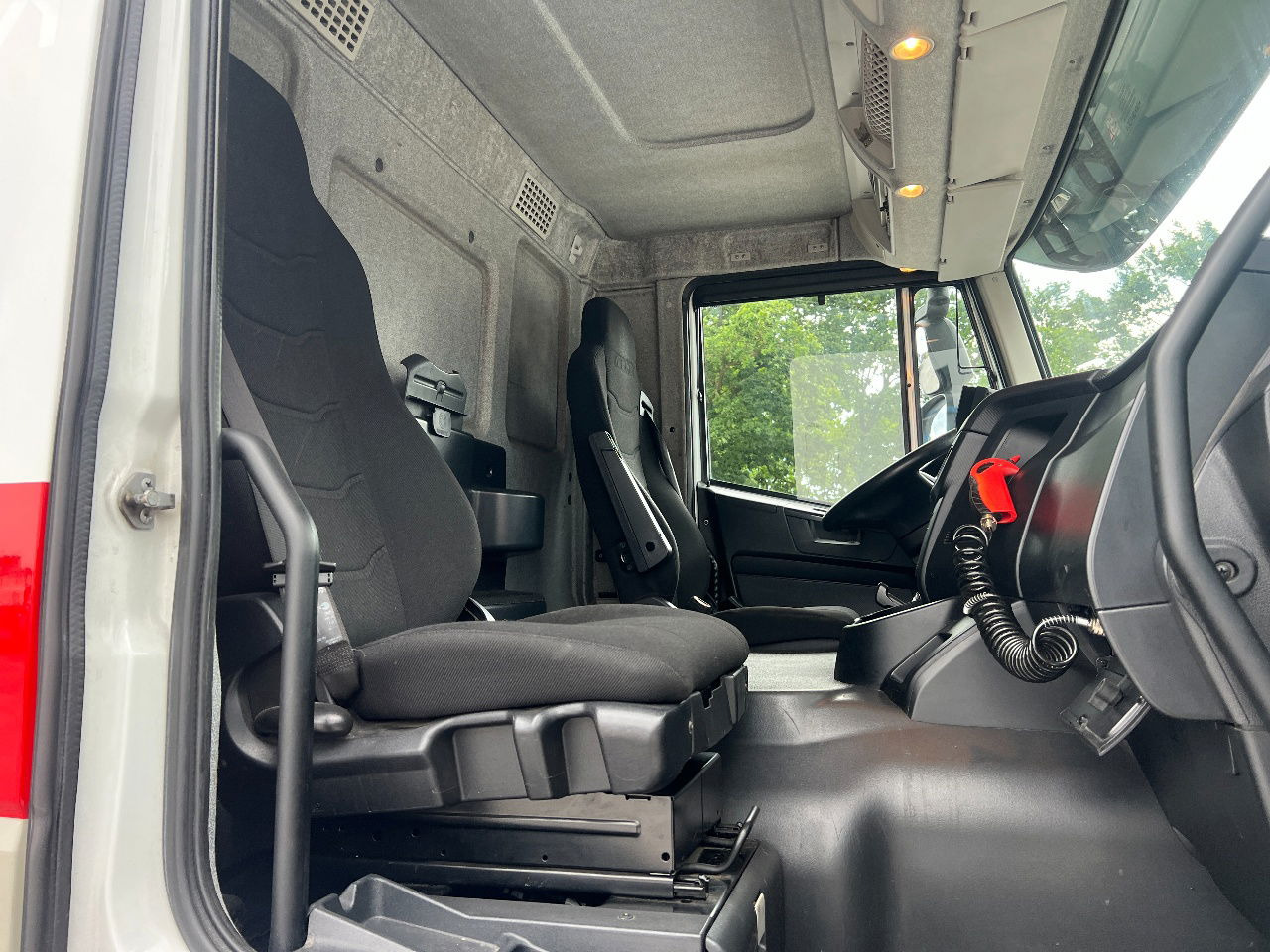 Box truck Iveco Stralis 310 AD, 19Ton, Euro 6: picture 13