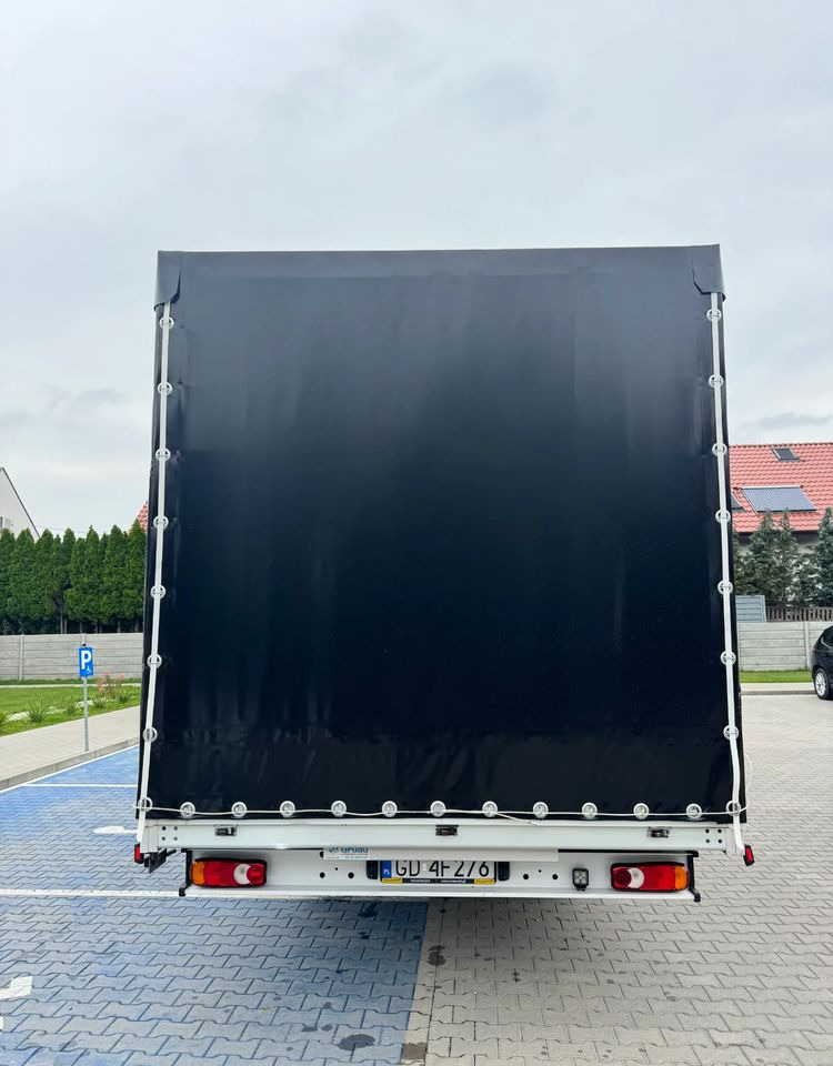 Renault Master - Curtain side van: picture 4 Renault Master - Curtain side van: picture 4