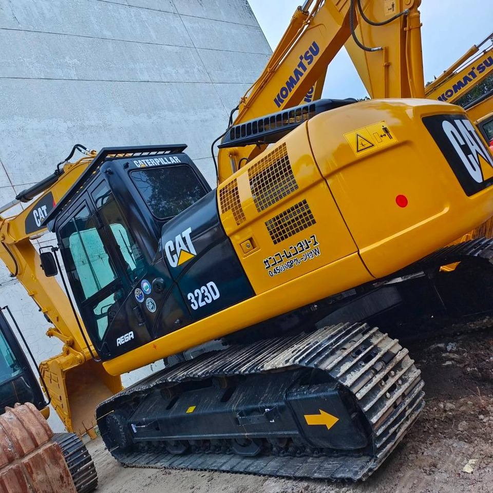 CAT 323 D - Crawler excavator: picture 1 CAT 323 D - Crawler excavator: picture 1