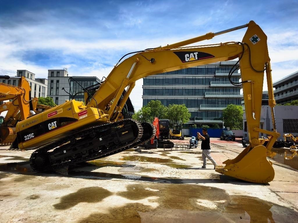 CAT 325 C - Crawler excavator: picture 2 CAT 325 C - Crawler excavator: picture 2