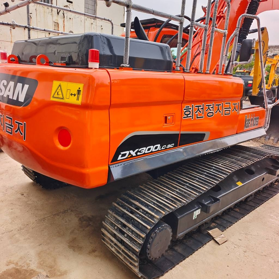 Doosan DX 300 - Crawler excavator: picture 1 Doosan DX 300 - Crawler excavator: picture 1