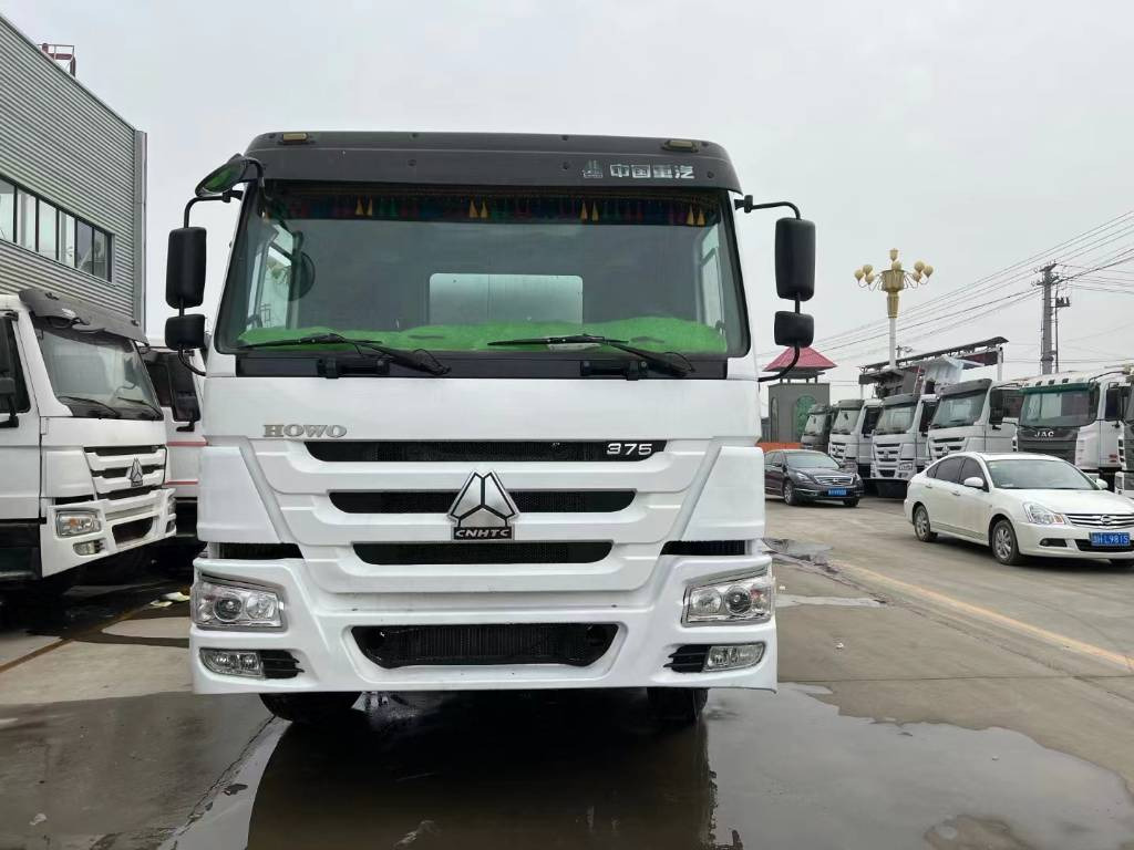 Howo 375 - Tank truck: picture 3 Howo 375 - Tank truck: picture 3