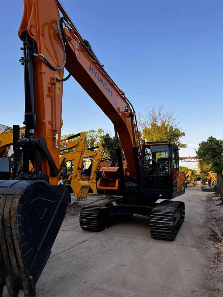 Hyundai 220LC-9S - Crawler excavator: picture 1 Hyundai 220LC-9S - Crawler excavator: picture 1