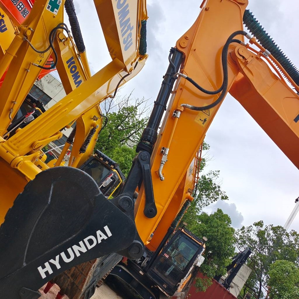 Hyundai 305LC-9S - Crawler excavator: picture 3 Hyundai 305LC-9S - Crawler excavator: picture 3