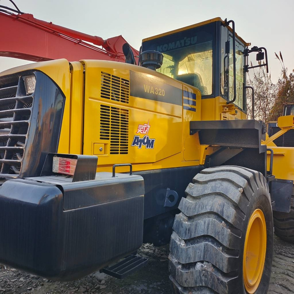 Komatsu WA 320-5 - Wheel loader: picture 1 Komatsu WA 320-5 - Wheel loader: picture 1