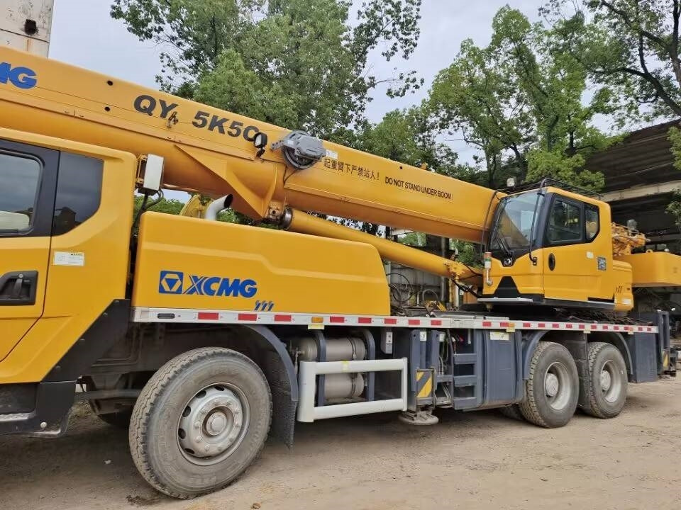 XCMG QY 50 - All terrain crane: picture 2 XCMG QY 50 - All terrain crane: picture 2