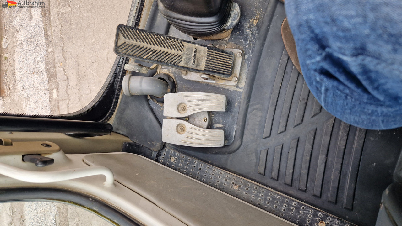 Liebherr A316 Schnellwechsler, Hammerverrohrung, Verstellausleger Deutz Motor - Mini excavator: picture 4 Liebherr A316 Schnellwechsler, Hammerverrohrung, Verstellausleger Deutz Motor - Mini excavator: picture 4