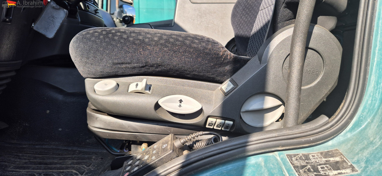 Mercedes-Benz 1824 Kipper Kran, Edelstahlaufbau Tierentsorgung - Tipper, Crane truck: picture 4 Mercedes-Benz 1824 Kipper Kran, Edelstahlaufbau Tierentsorgung - Tipper, Crane truck: picture 4