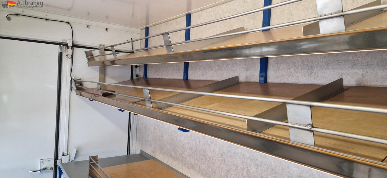 Mercedes-Benz 413 CDI Tiefkühlfächer, autom. Verkaufsklappe Basis ist ok - Refrigerated van: picture 4 Mercedes-Benz 413 CDI Tiefkühlfächer, autom. Verkaufsklappe Basis ist ok - Refrigerated van: picture 4