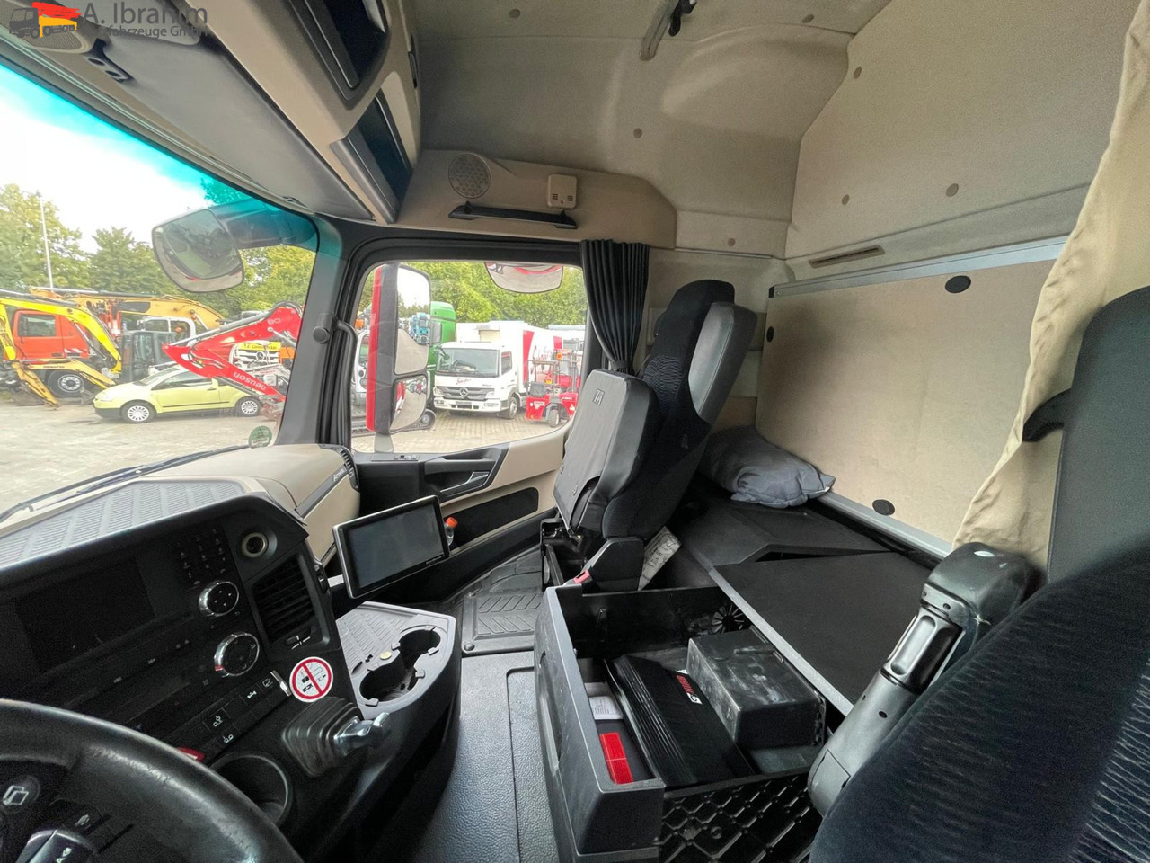 Mercedes-Benz Actros 2545 6x2 Pritsche Kran HIAB 166 - Dropside/ Flatbed truck, Crane truck: picture 2 Mercedes-Benz Actros 2545 6x2 Pritsche Kran HIAB 166 - Dropside/ Flatbed truck, Crane truck: picture 2