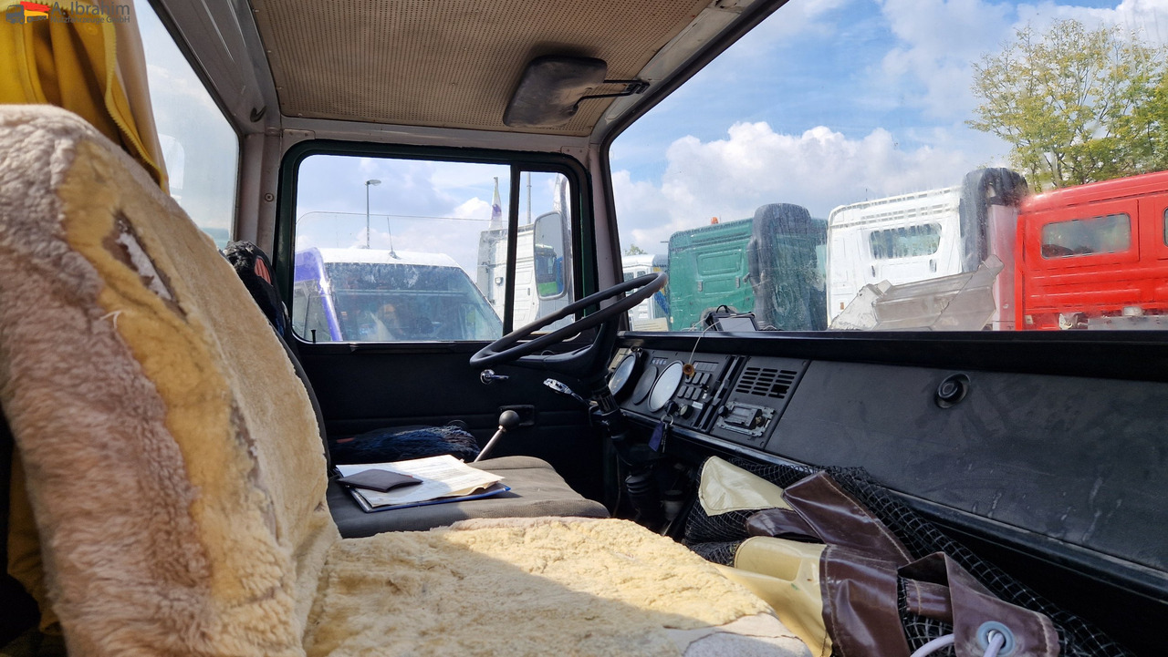 Mercedes-Benz DB 813 Pritsche Kran H- Kennzeichen,Oldtimer ein Stück Geschichte - Flatbed van: picture 2 Mercedes-Benz DB 813 Pritsche Kran H- Kennzeichen,Oldtimer ein Stück Geschichte - Flatbed van: picture 2