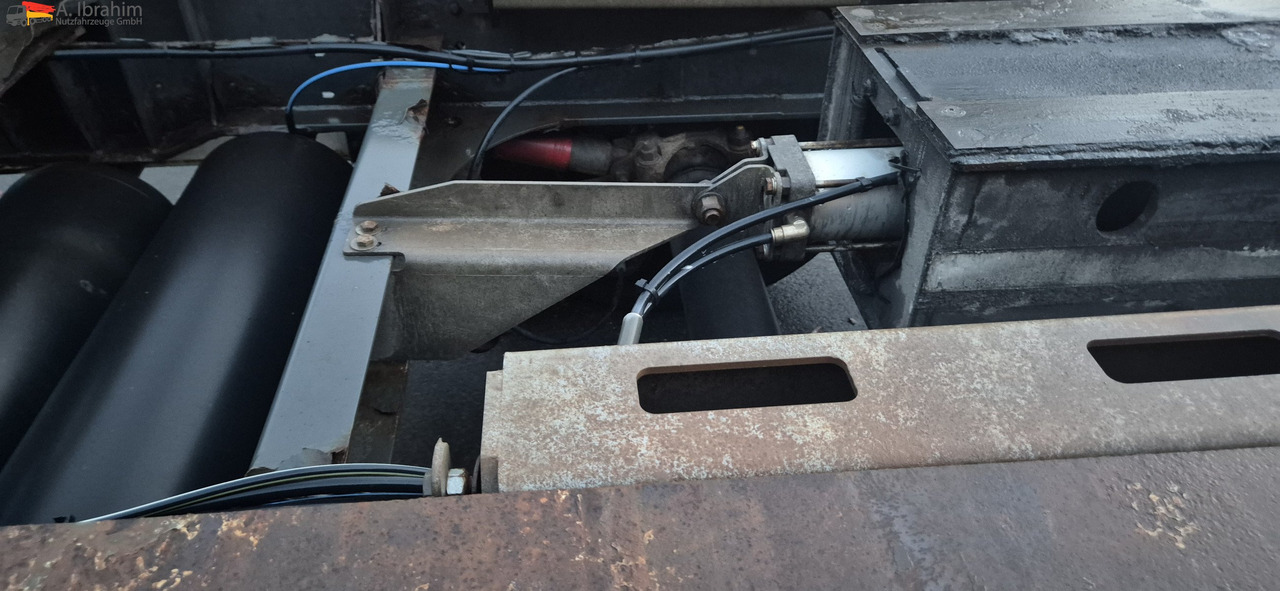 Schmitz SCF24 2x20,30,40,45 ft Multichassis, ausziehbar - Container transporter/ Swap body semi-trailer: picture 5 Schmitz SCF24 2x20,30,40,45 ft Multichassis, ausziehbar - Container transporter/ Swap body semi-trailer: picture 5